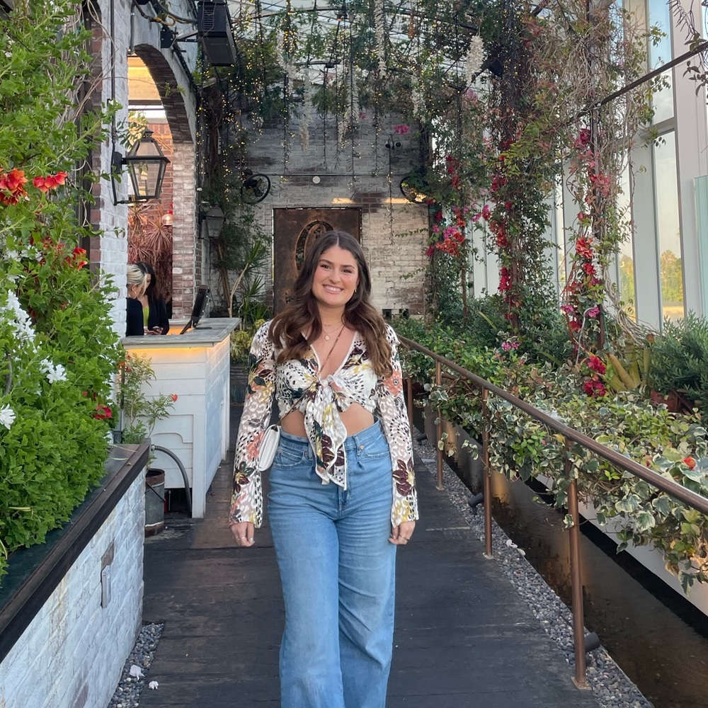 Meet your Posher, Selin